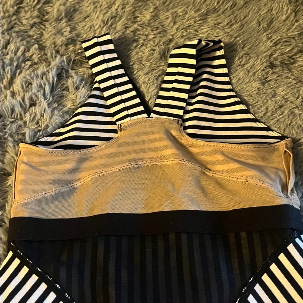 Lululemon top - Picture 7 of 8